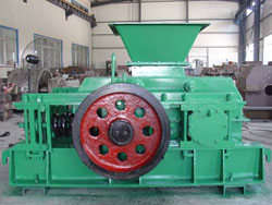 鼎旺吃輥式破碎機(jī)，齒輥式破碎機(jī)生產(chǎn)廠家產(chǎn)品圖片