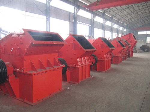恩施大型鵝卵石制砂設(shè)備，板錘式制砂機(jī)價格產(chǎn)品圖片