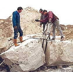 礦山高出材率替代炸藥開(kāi)采破碎機(jī)械