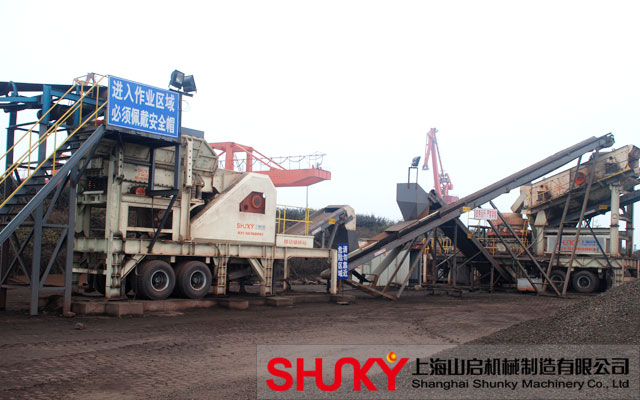 助推國(guó)家把建筑垃圾變廢為寶山啟機(jī)械移動(dòng)破碎站產(chǎn)品圖片