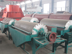 十堰選鐵磁選設(shè)備，順流式磁選機，半逆流磁選機產(chǎn)品圖片