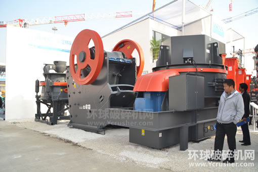 山特維克礦山工程機械公司展出的破碎機、移動破碎站產(chǎn)品