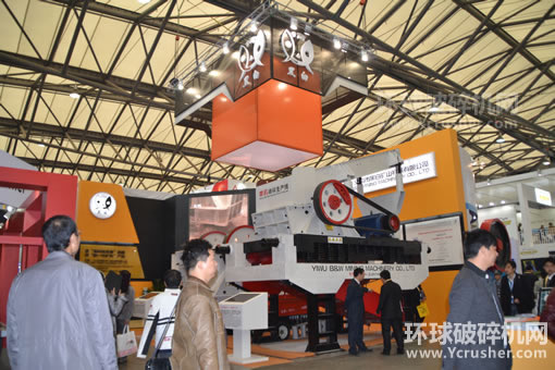 義烏市黑白礦山機械有限公司新型專利產(chǎn)品單機破碎生產(chǎn)線、新型顎
式破碎機產(chǎn)品