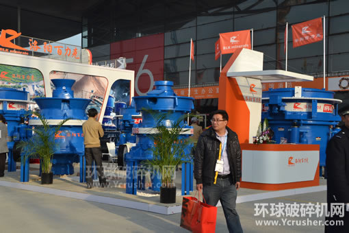 洛陽百力克礦山機械有限公司單缸液壓圓錐破碎機、立式?jīng)_擊式破碎
機、多缸液壓圓錐破碎機、反擊式破碎機、顎式破碎機產(chǎn)品