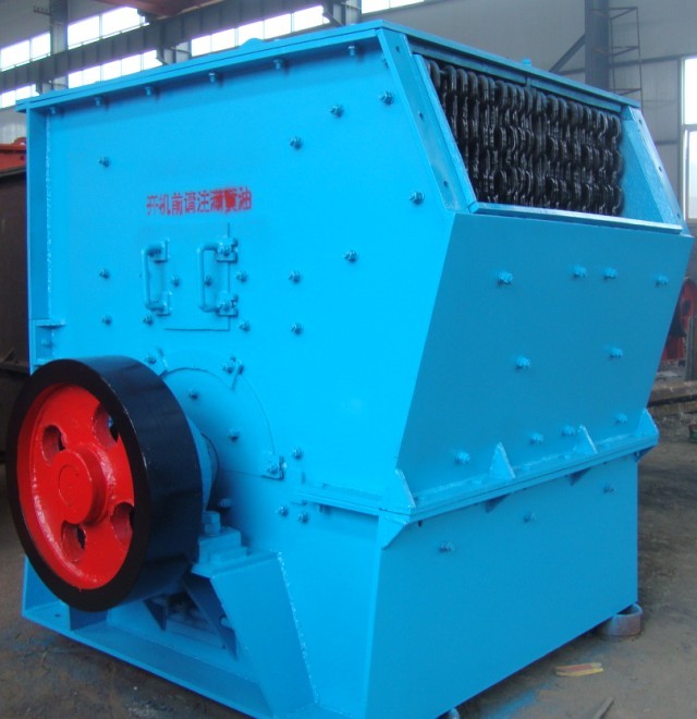 大型錘式破碎機(jī)產(chǎn)品圖片