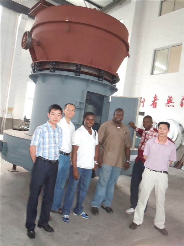 高壓磨粉機產品圖片