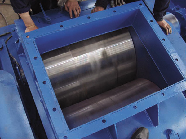 濟(jì)南安地四輥破碎機(jī)4PGG9070產(chǎn)品圖片