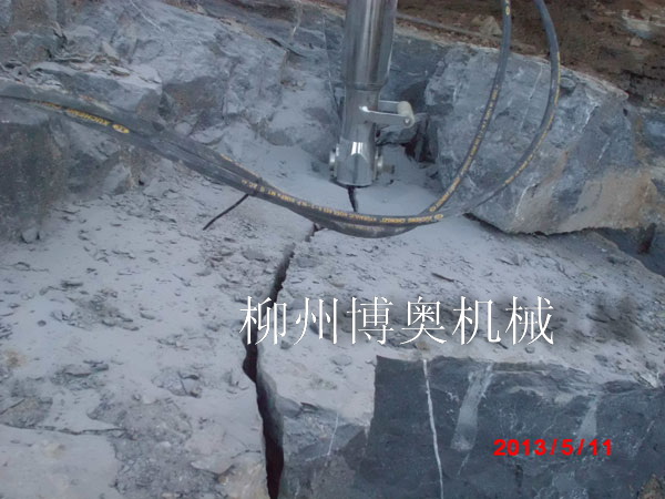 巖石破解機(jī) 礦山開采設(shè)備 隧道掘進(jìn)設(shè)備 巖石分裂機(jī)產(chǎn)品圖片