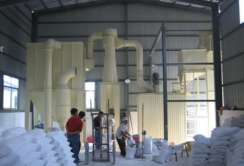  炭黑微粉磨設(shè)備 炭黑超細(xì)微粉磨機(jī)設(shè)備產(chǎn)品圖片