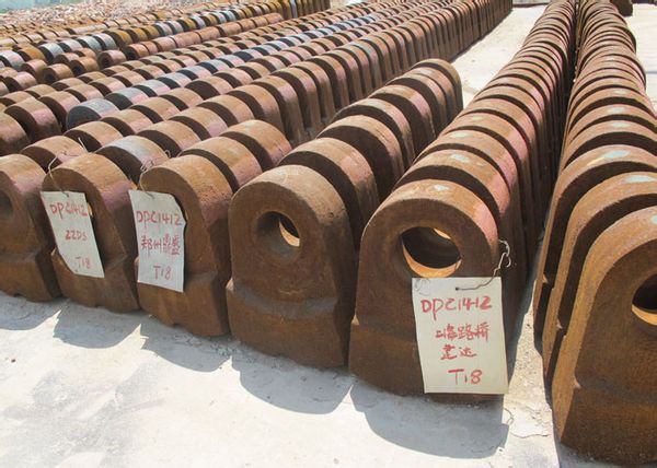 超高錳鋼錘頭 高鉻合金錘頭 破碎機(jī)錘頭 復(fù)合錘頭 耐磨錘頭