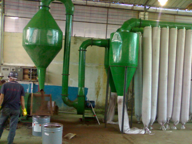 石灰石超細(xì)磨粉機(jī)設(shè)備，中速懸輥微粉磨粉機(jī)械產(chǎn)品圖片