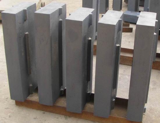 供應(yīng)反擊式破碎機(jī)高絡(luò)合金板錘在礦山領(lǐng)域起著重要產(chǎn)品圖片