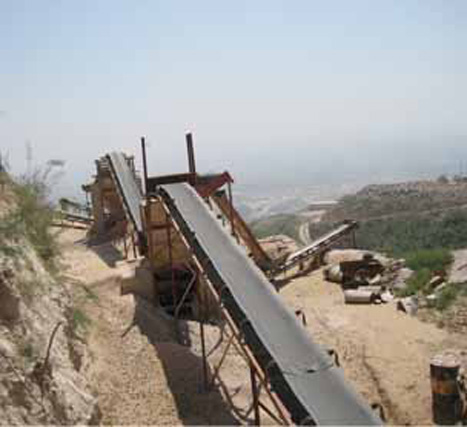 皮帶輸送機(jī),大傾角皮帶輸送機(jī),移動(dòng)皮帶輸送機(jī),皮帶輸送機(jī)廠家產(chǎn)品圖片