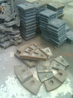 供打散機(jī)錘頭，筒體襯板，高鉻合金等水泥建材機(jī)械耐磨鑄件產(chǎn)品圖片