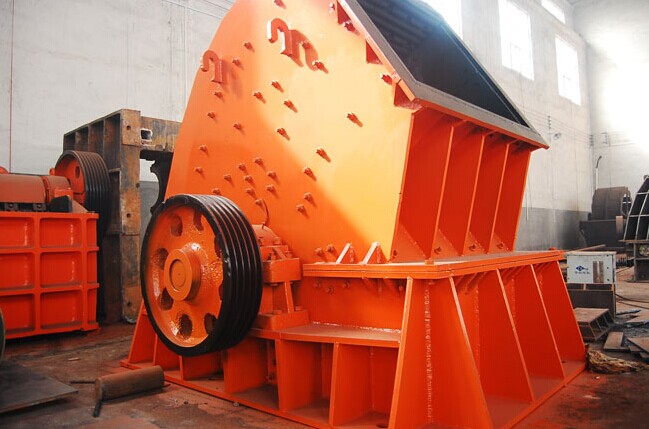 青海堅石細碎機廠家給你一個溫暖的懷抱產(chǎn)品圖片