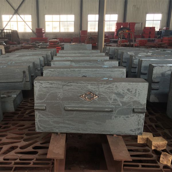 高鉻板錘 高錳鋼板錘產(chǎn)品圖片