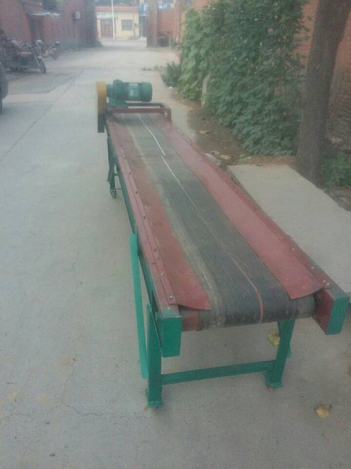 皮帶輸送機(jī)