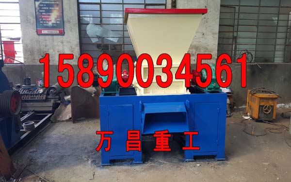 撕裂式雙軸撕碎機(jī)新設(shè)備新機(jī)型高銷量產(chǎn)品圖片