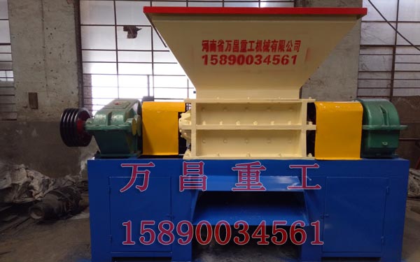 新型編織袋撕碎機(jī)優(yōu)點(diǎn)多價(jià)格低廠家現(xiàn)