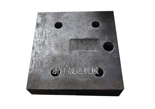 礦山設(shè)備機(jī)械配件破碎機(jī)高錳鋼襯板