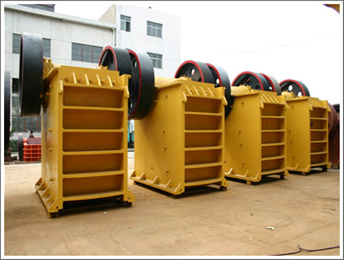 山東棗莊瑞隆顎式破碎機(jī)廠家電話報(bào)