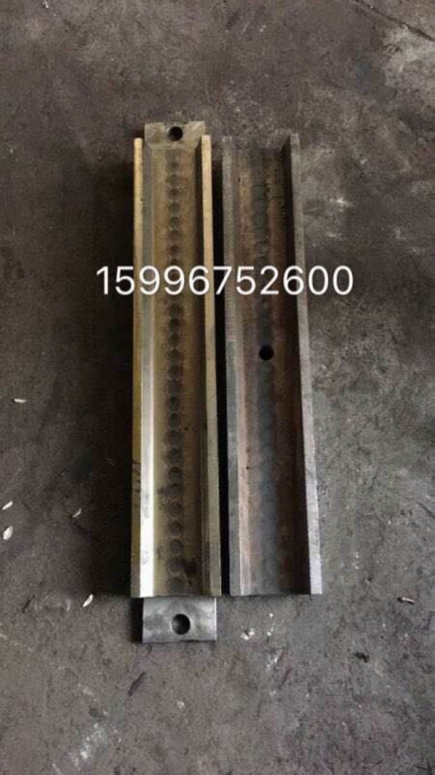上海山寶PE500X750破碎機(jī)肘板墊槽產(chǎn)品圖片