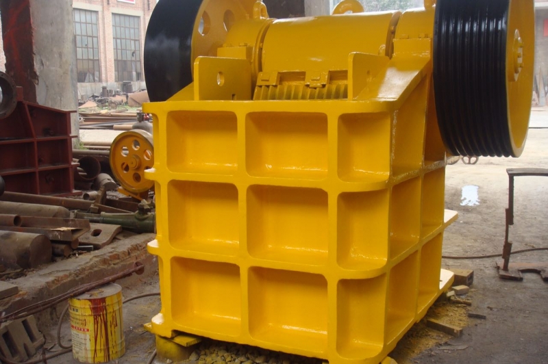 專業(yè)生產(chǎn)顎式破碎機(jī)40十多年