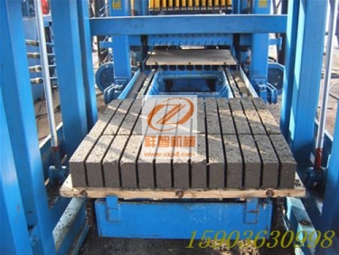 6-15水泥磚機(jī)高配置低價(jià)位祥智水泥磚機(jī)參數(shù)