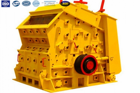 山東瑞隆反擊式破碎機(jī)粉碎機(jī)碎石機(jī)廠(chǎng)