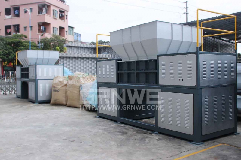 湖南廢舊IBC噸桶單軸撕碎機價格