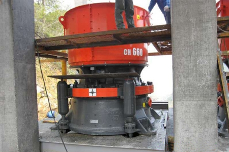 液壓圓錐破碎機與顎式破碎機用于不同生產(chǎn)線時的