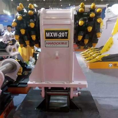 現(xiàn)代225挖機(jī)銑挖機(jī) 瀝青混泥土銑刨