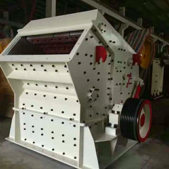 反擊式破碎機(jī)花崗巖石料生產(chǎn)線設(shè)備