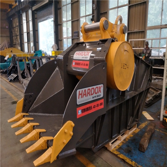 挖機粉碎鏟斗國內市場即將普及