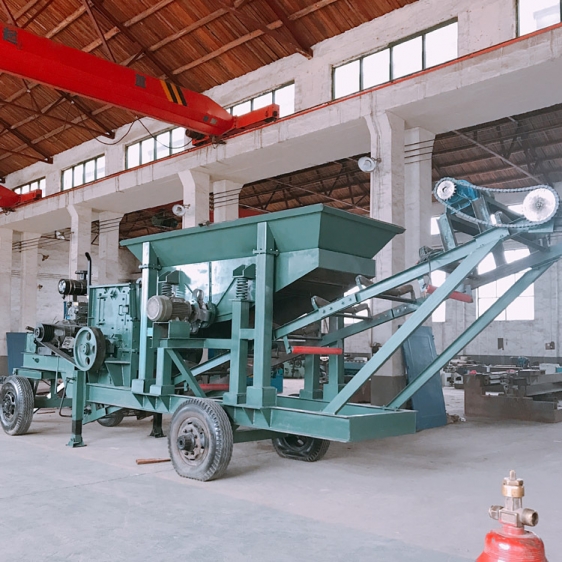  輪胎移動(dòng)式破碎機(jī)比半掛車(chē)還要小