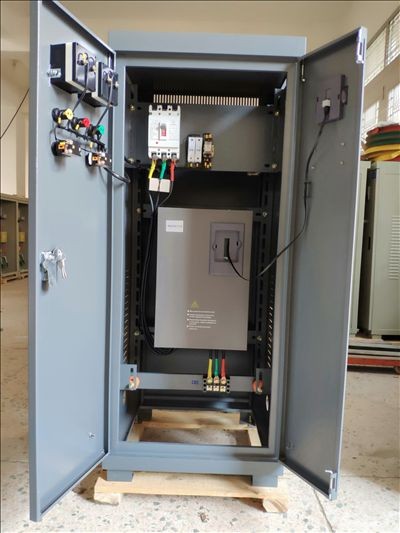 恒壓供水變頻柜22kW 一控三變頻器產品圖片