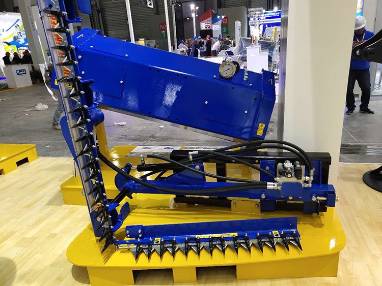 小松60挖機(jī)小型割草機(jī) 雜草除草機(jī)