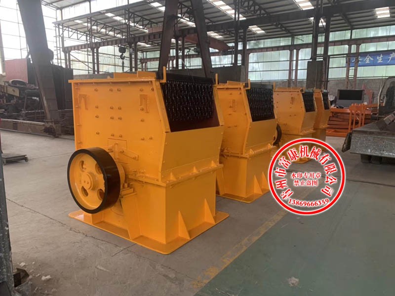 高效節(jié)能箱式錘式破碎機產(chǎn)品圖片