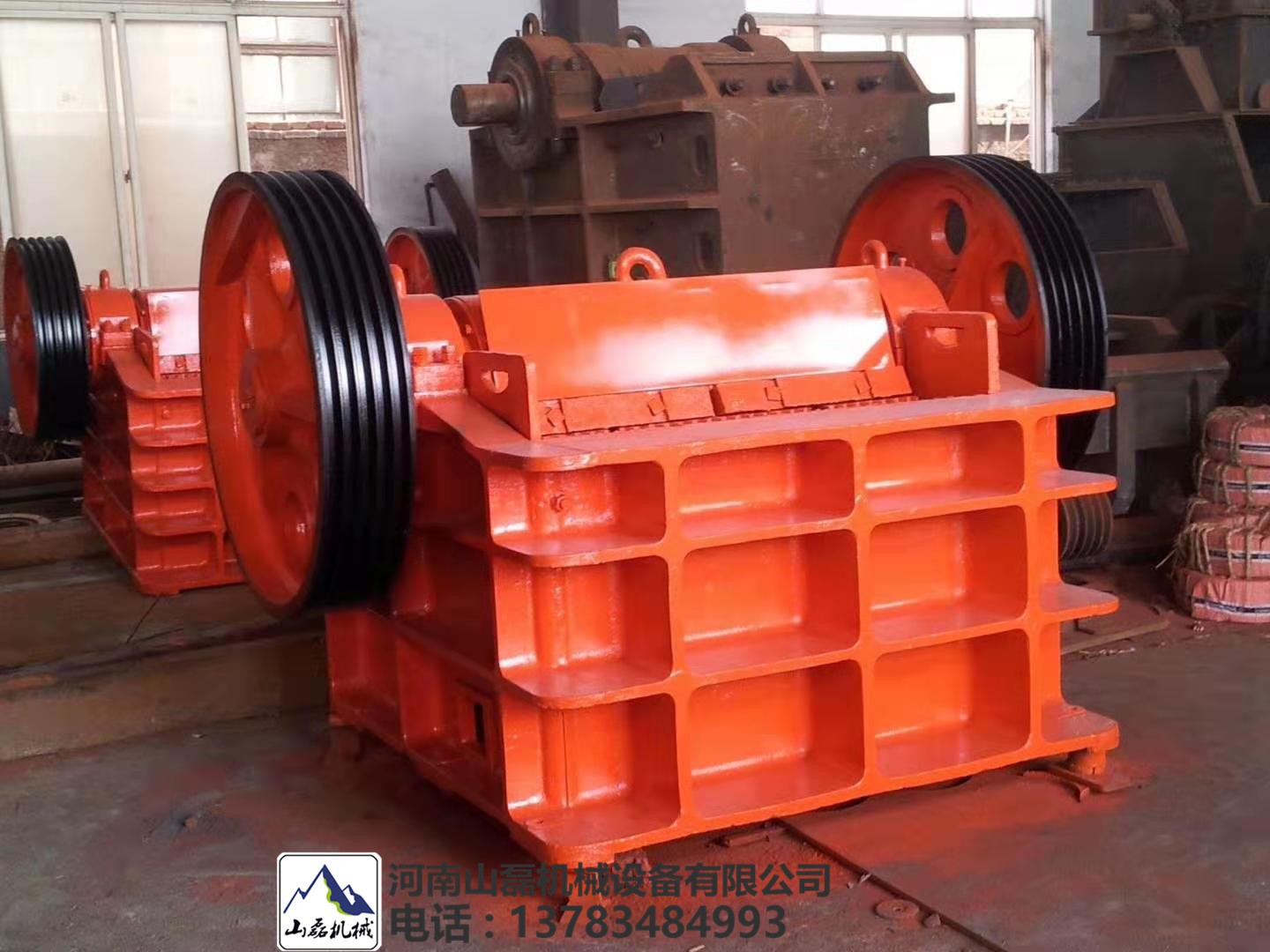 山磊PE250x400顎式破碎機動鄂總承