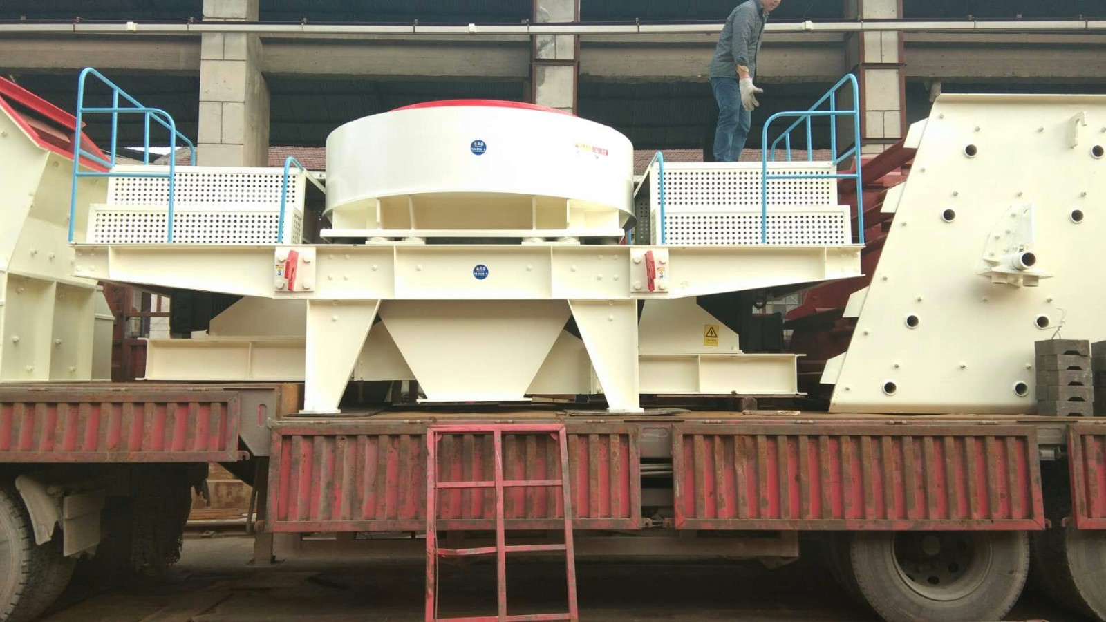 沖擊式制砂機(jī)質(zhì)量好、效率高，是制砂的專業(yè)產(chǎn)品圖片