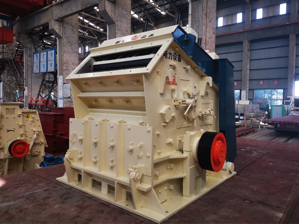 反擊式破碎機(jī)