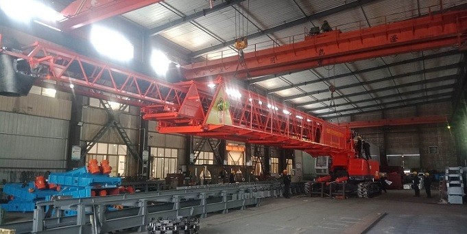 履帶式混凝土布料機(jī)設(shè)計(jì)要點(diǎn)分析