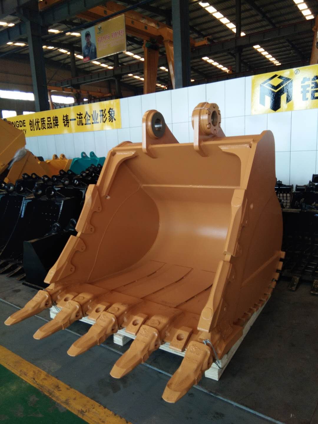 力士德450挖機礦山斗 廠家訂制各型挖機鏟斗