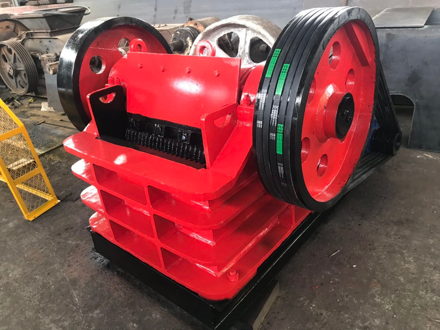 細(xì)式顎式破碎機(jī) 花崗巖破碎機(jī)PEX150x750產(chǎn)品圖片