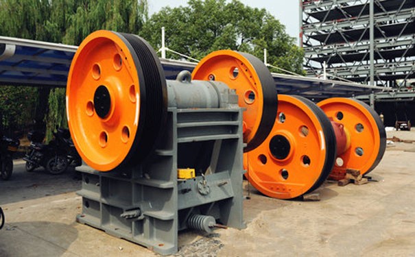 顎式破碎機可根據(jù)您的要求選擇材料尺寸和生產(chǎn)要求