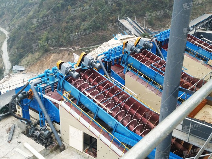 螺旋洗砂機(jī)供應(yīng)商 砂子洗砂設(shè)備作業(yè)現(xiàn)場