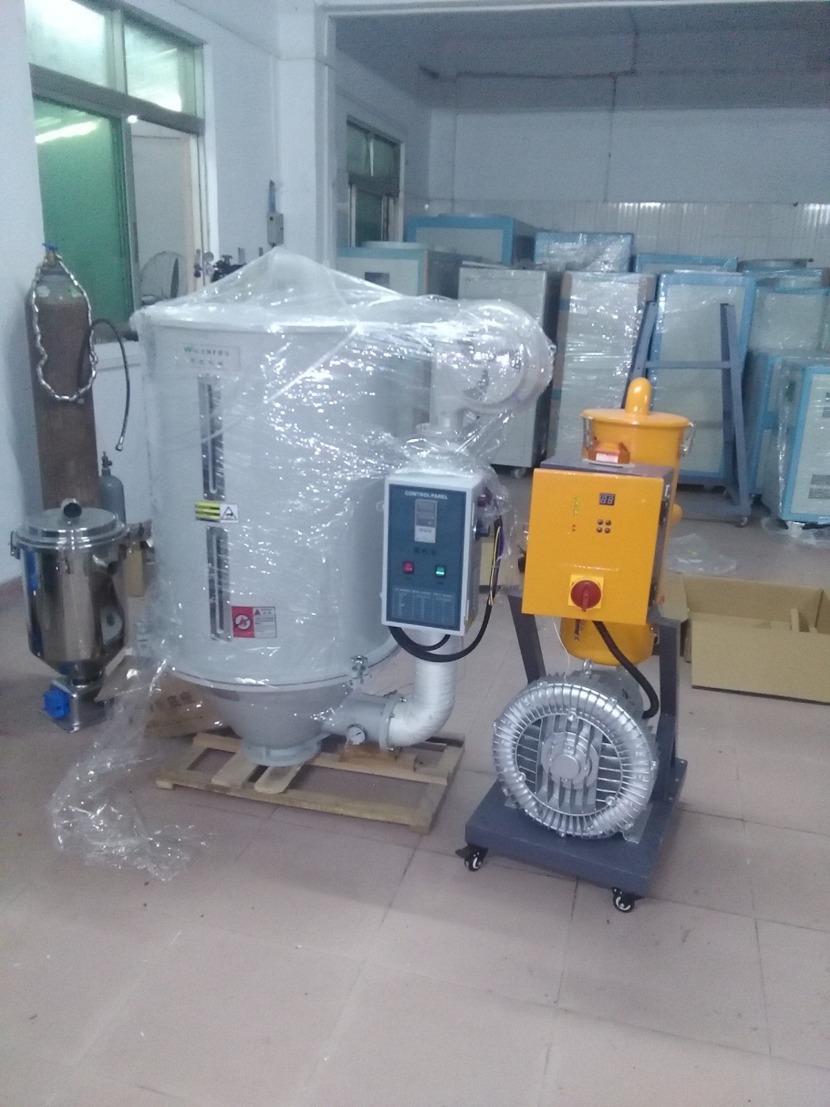 除濕干燥設(shè)備干燥機烘干機烘料機產(chǎn)品圖片