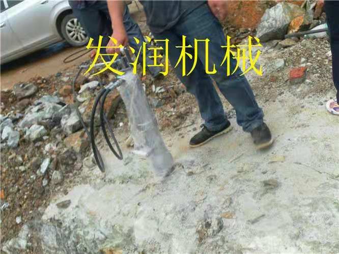  石頭破碎劈裂機(jī)設(shè)備