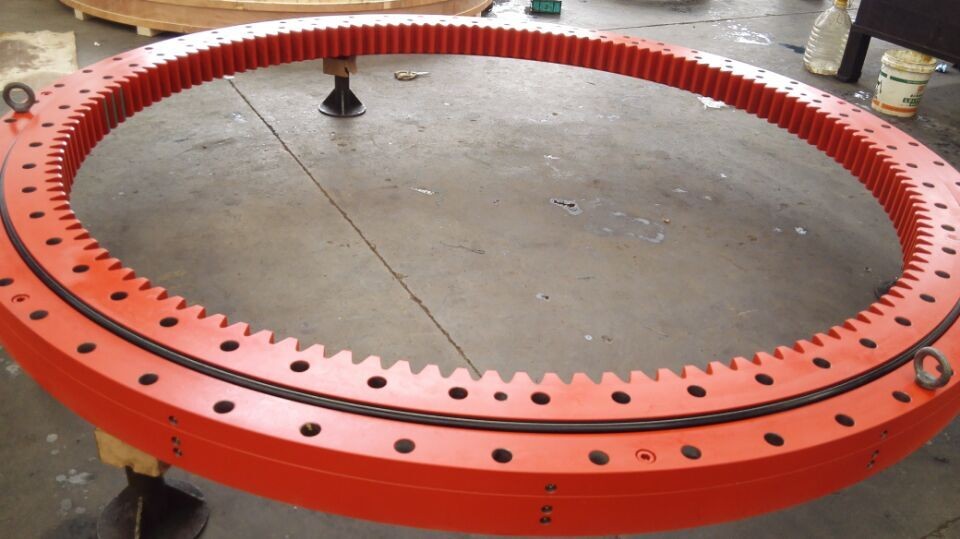  供應(yīng)設(shè)備推薦回轉(zhuǎn)支承產(chǎn)品圖片