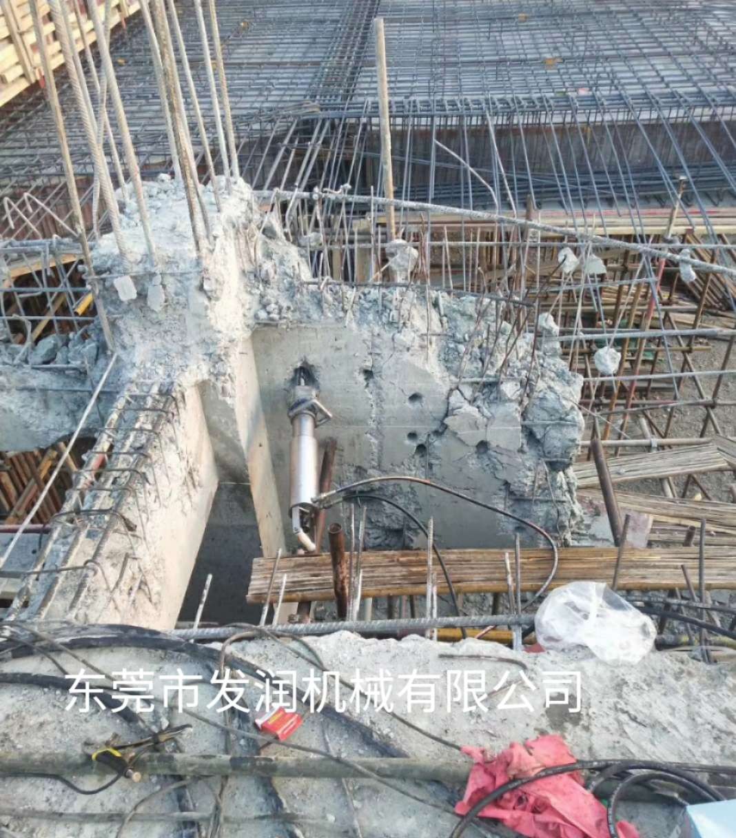 混凝土液壓破碎鉗